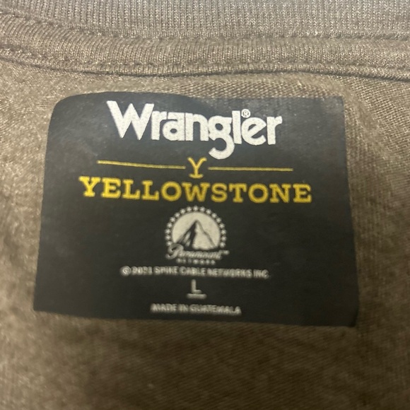 Yellowstone Dutton ranch tshirt - Picture 5 of 6